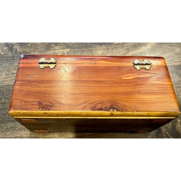 Cedar Chest Lane Mini Salesman Sample or Girl Graduate No key Some Marks VINTAGE - Picture 6 of 9